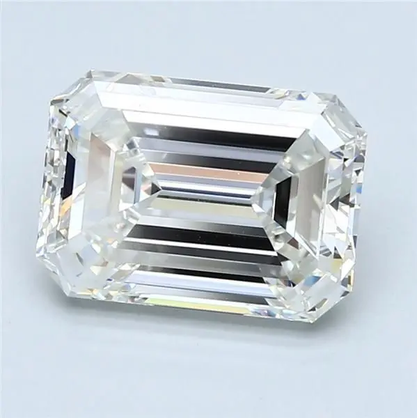4.1 Carat Natural Emerald Diamond