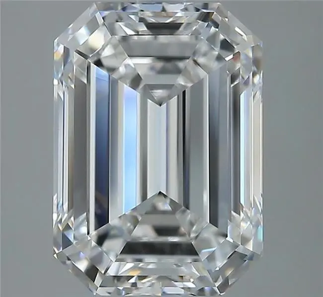 5.04 Carat Natural Emerald Diamond