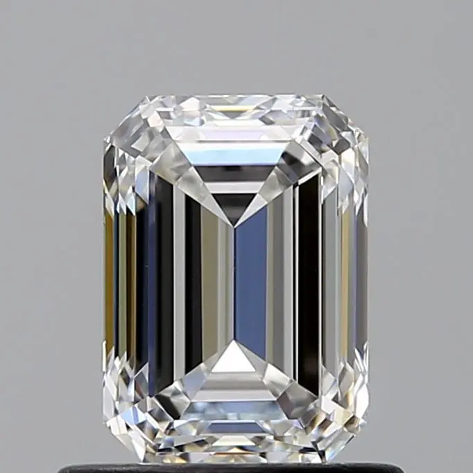 0.9 Carat Natural Emerald Diamond